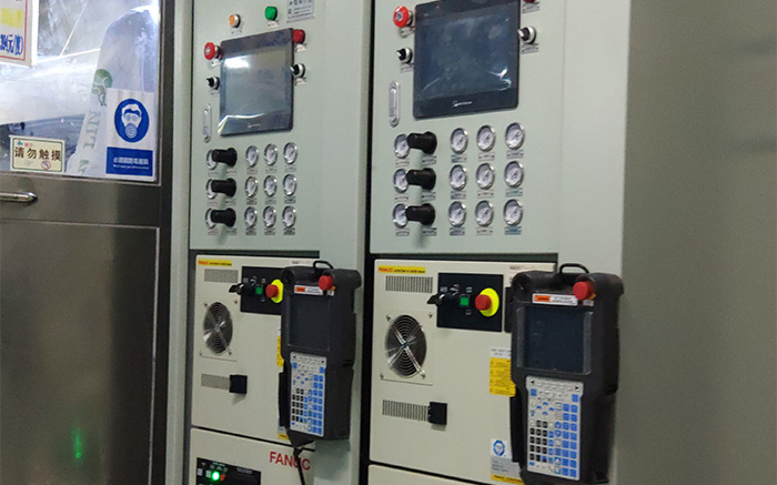 2 sets of robots and process control cabinet integrated diagram