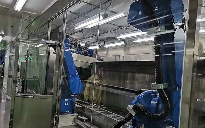 3500機(jī)器人配2KS雙組份及齒輪泵雙組份（雙系統(tǒng)）噴涂汽車(chē)內(nèi)飾件